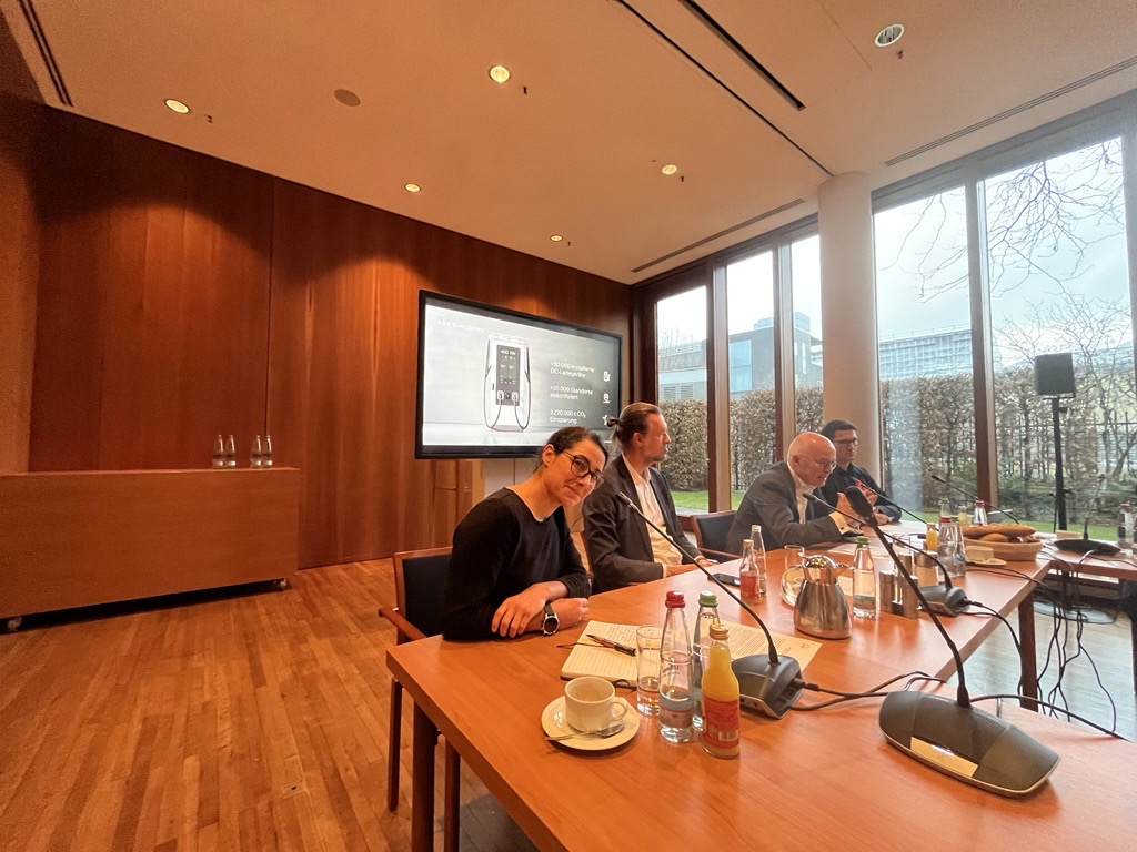 ABB E-mobility and MAN Truck & Bus SE discuss the electrification of transport