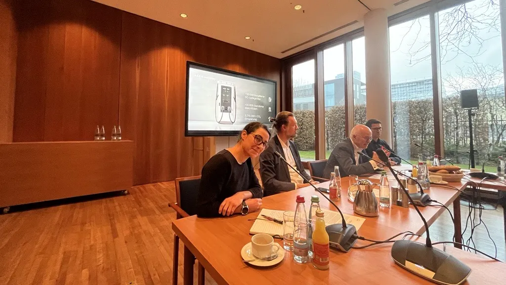 ABB E-mobility and MAN Truck & Bus SE discuss the electrification of transport