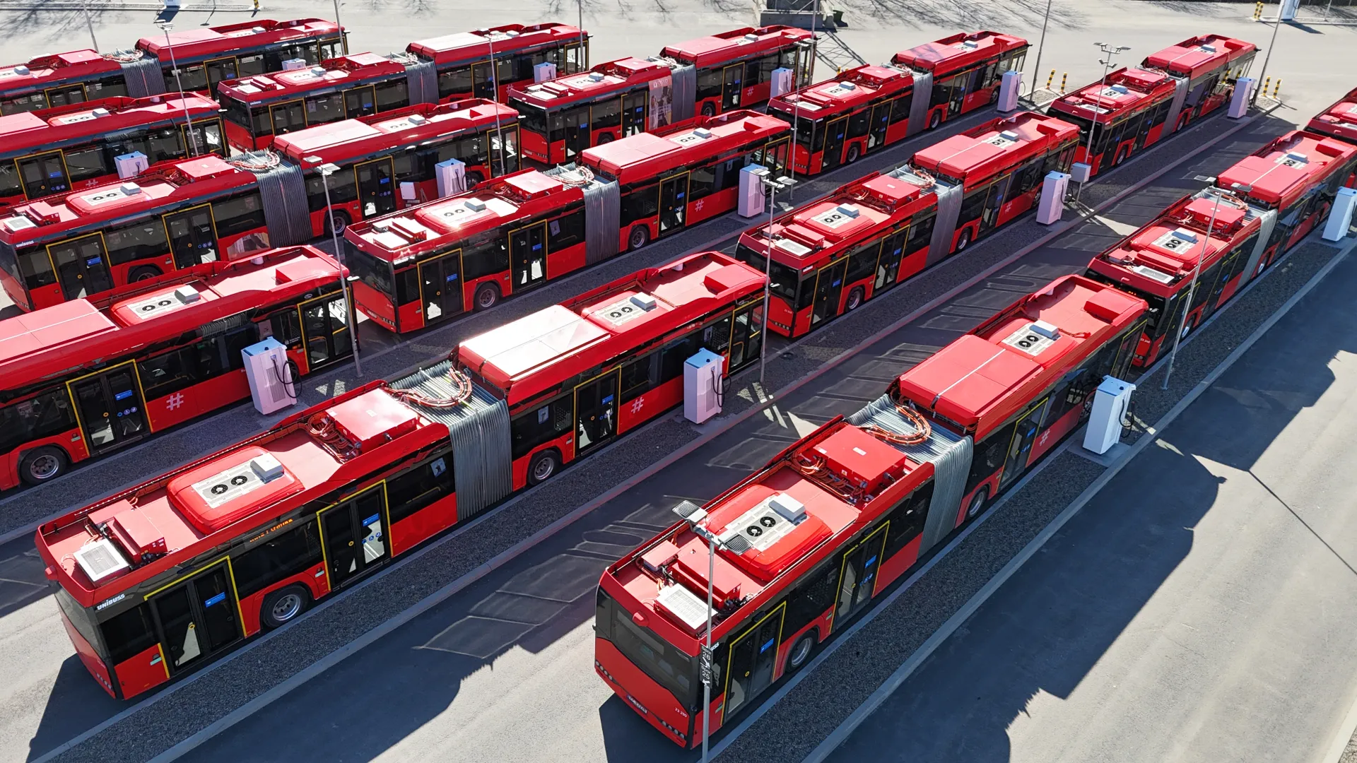 Public Transit in Oslo: E-buses of Unibuss charge at ABB E-mobility chargers.