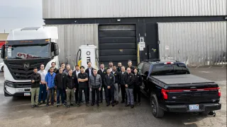 •	Officials from ABB E-mobility and ITD Industries with the first A400 All-In-One fast charger energized in North America.