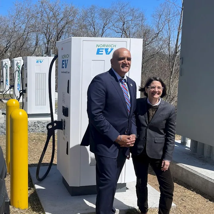 ABB E-mobility fast EV chargers open for vehicles at Vermont’s first NEVI site