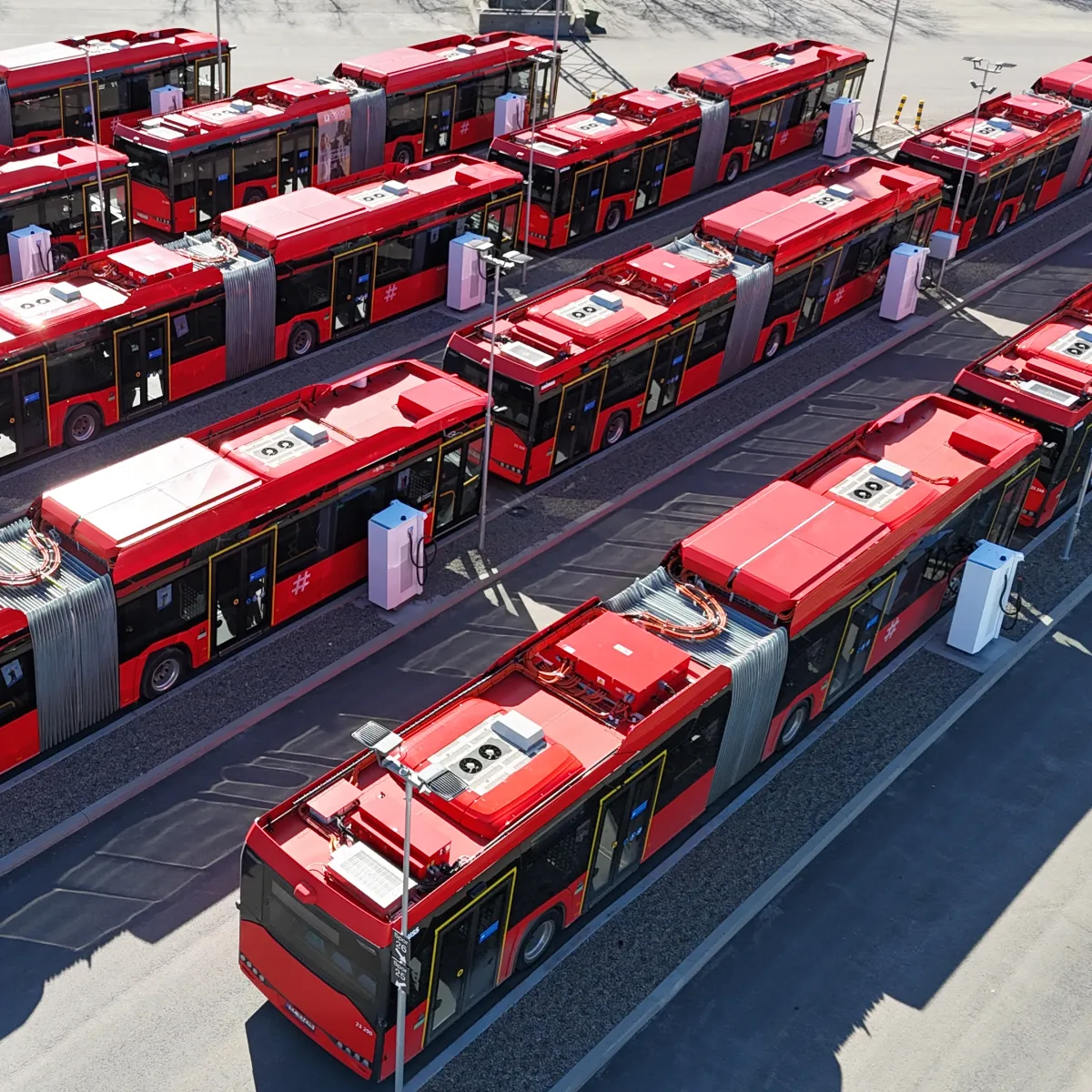 Public Transit in Oslo: E-buses of Unibuss charge at ABB E-mobility chargers.