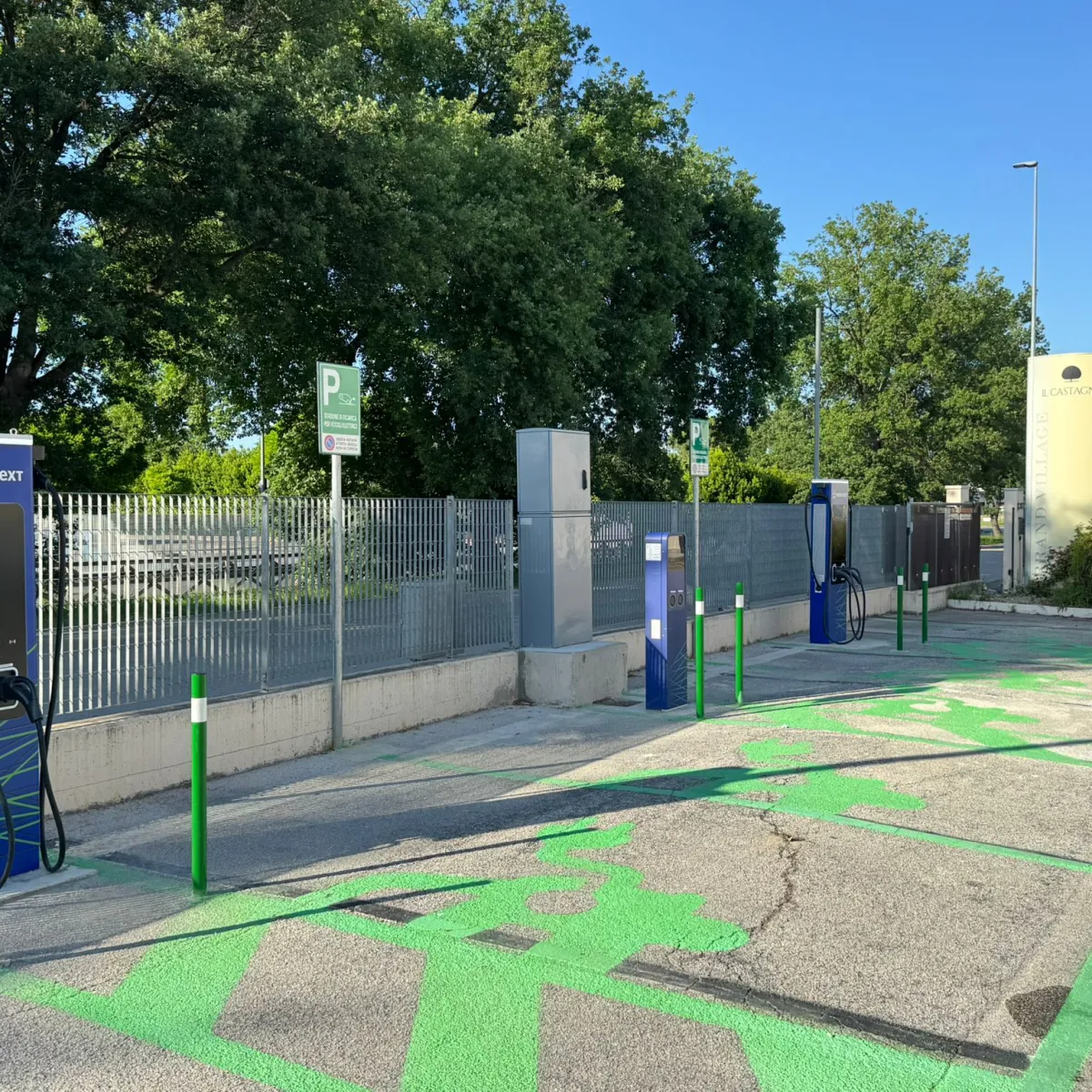 Intuitive and seamless charging in retail: ABB E-mobility C50 charger at shopping mall Il Castagno