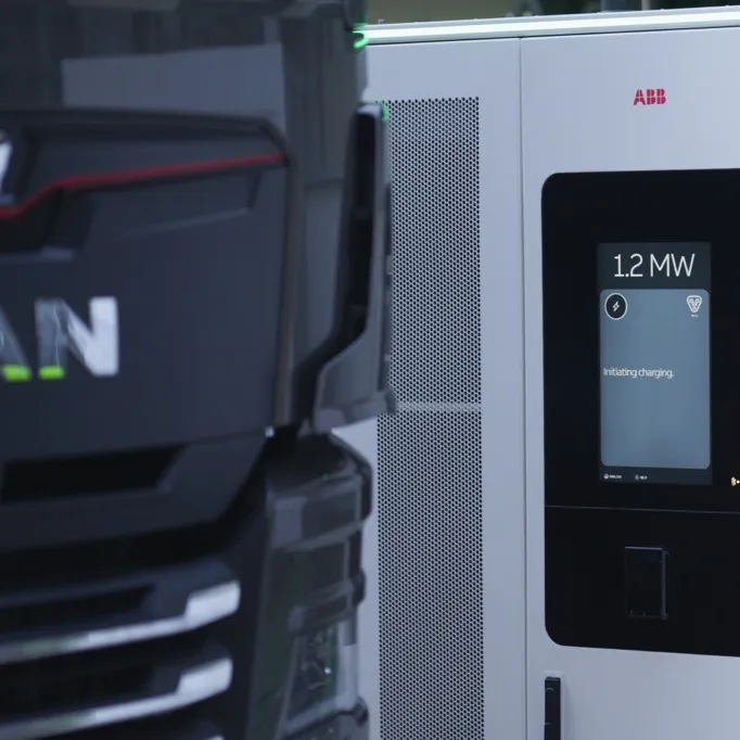 Megawatt Charging System: MAN e-truck and ABB E-mobility MCS1200